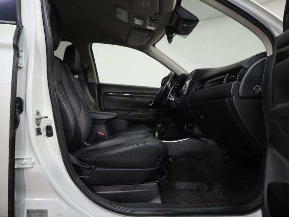 Mitsubishi Outlander III Рестайлинг 2 с пробегом 2018 года, цена 2 149 000 рублей, 121968 км, внедорожник, Автокод Объявления