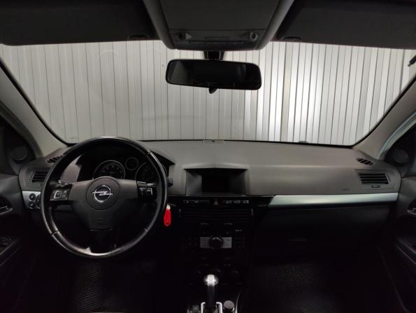 Opel Astra H Рестайлинг с пробегом 2008 года, цена 550 000 рублей, 269230 км, седан, Автокод Объявления