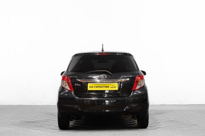 Toyota Vitz III (XP130) Рестайлинг с пробегом 2014 года, цена 899 000 рублей, 105000 км, хэтчбек, Автокод Объявления