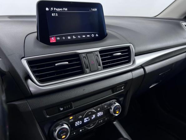 Mazda 3 III (BM) Рестайлинг с пробегом 2017 года, цена 1 450 000 рублей, 66003 км, седан, Автокод Объявления