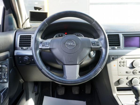 Opel Vectra C Рестайлинг с пробегом 2006 года, цена 763 000 рублей, 391848 км, седан, Автокод Объявления
