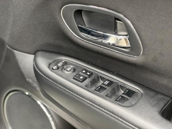 Honda Vezel I с пробегом 2016 года, цена 1 450 000 рублей, 188000 км, внедорожник, Автокод Объявления
