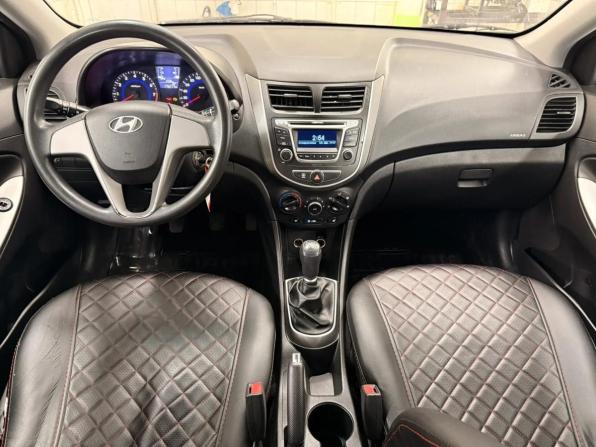 Hyundai Solaris I Рестайлинг с пробегом 2016 года, цена 774 600 рублей, 175255 км, хэтчбек, Автокод Объявления