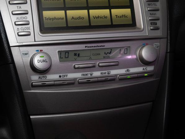 Toyota Camry VI (XV40) Рестайлинг с пробегом 2010 года, цена 990 000 рублей, 348000 км, седан, Автокод Объявления