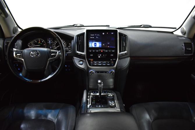Toyota Land Cruiser 200 Series Рестайлинг 2 с пробегом 2019 года, цена 7 868 000 рублей, 95837 км, внедорожник, Автокод Объявления