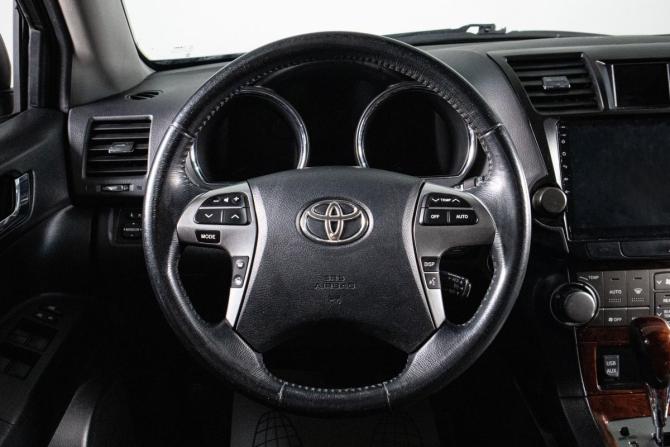Toyota Highlander II (XU40) Рестайлинг с пробегом 2011 года, цена 1 849 000 рублей, 326998 км, внедорожник, Автокод Объявления