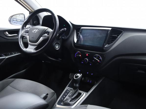 Hyundai Solaris II с пробегом 2017 года, цена 1 230 000 рублей, 141700 км, седан, Автокод Объявления