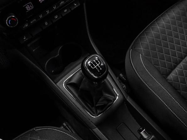 Skoda Rapid I с пробегом 2017 года, цена 989 000 рублей, 124740 км, лифтбек, Автокод Объявления
