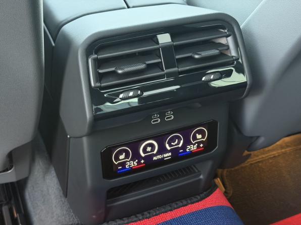 BMW 5 серии VIII (G60/G61/G68) с пробегом 2025 года, цена 8 400 000 рублей, 5854 км, седан, Автокод Объявления