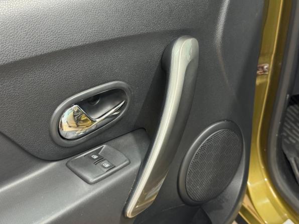 Renault Sandero II с пробегом 2014 года, цена 850 000 рублей, 103440 км, хэтчбек, Автокод Объявления