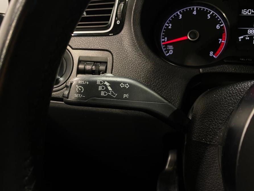 Volkswagen Polo V Рестайлинг Челябинск  - изображение 19
