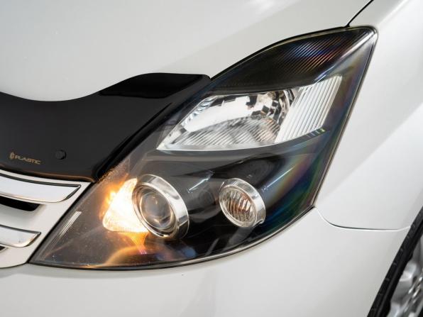 Toyota ISis I Рестайлинг с пробегом 2010 года, цена 1 180 500 рублей, 128648 км, компактвэн, Автокод Объявления