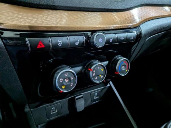 Lada (ВАЗ) Vesta I Рестайлинг (NG) с пробегом 2024 года, цена 1 600 000 рублей, 16006 км, универсал, Автокод Объявления