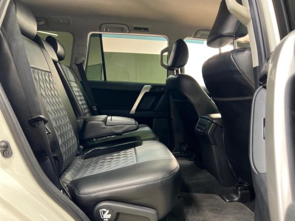 Toyota Land Cruiser Prado 150 Series Рестайлинг 2 с пробегом 2018 года, цена 4 449 000 рублей, 113681 км, внедорожник, Автокод Объявления