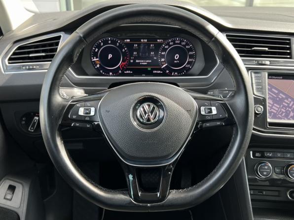 Volkswagen Tiguan II с пробегом 2017 года, цена 2 290 000 рублей, 179124 км, внедорожник, Автокод Объявления