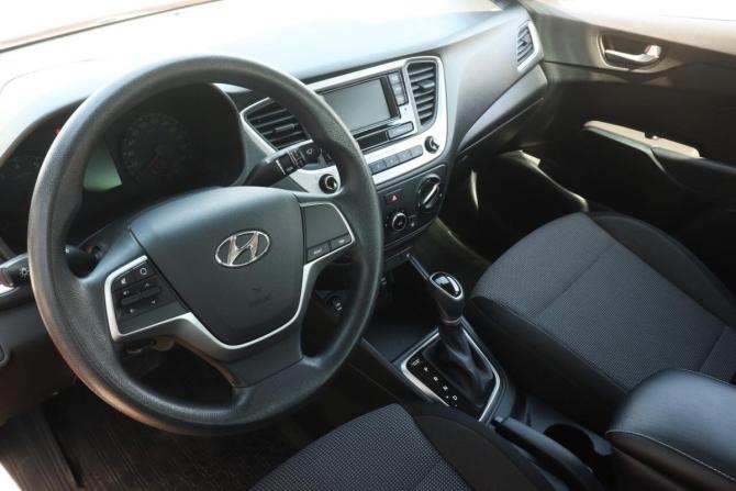 Hyundai Solaris II с пробегом 2018 года, цена 1 539 000 рублей, 38380 км, седан, Автокод Объявления