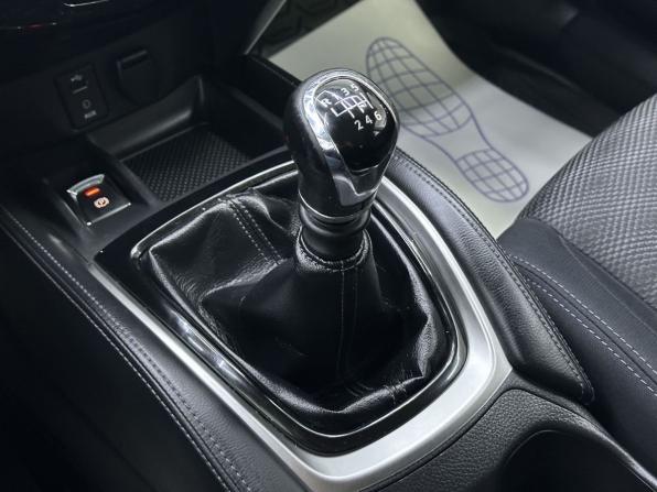 Nissan Qashqai II с пробегом 2017 года, цена 1 699 000 рублей, 106887 км, внедорожник, Автокод Объявления