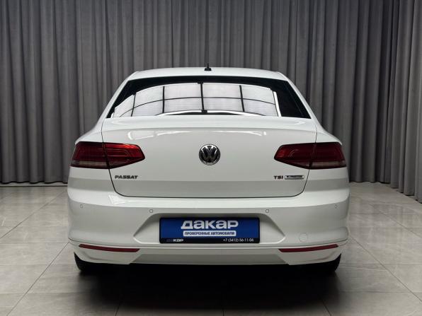 Volkswagen Passat B8 с пробегом 2017 года, цена 1 899 000 рублей, 119000 км, седан, Автокод Объявления