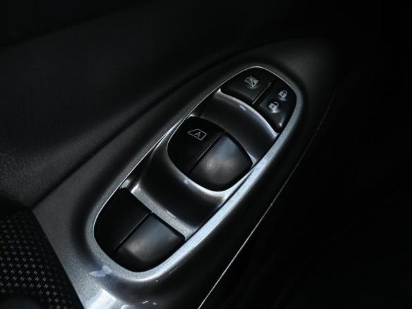 Nissan Juke I с пробегом 2013 года, цена 1 110 000 рублей, 97164 км, внедорожник, Автокод Объявления