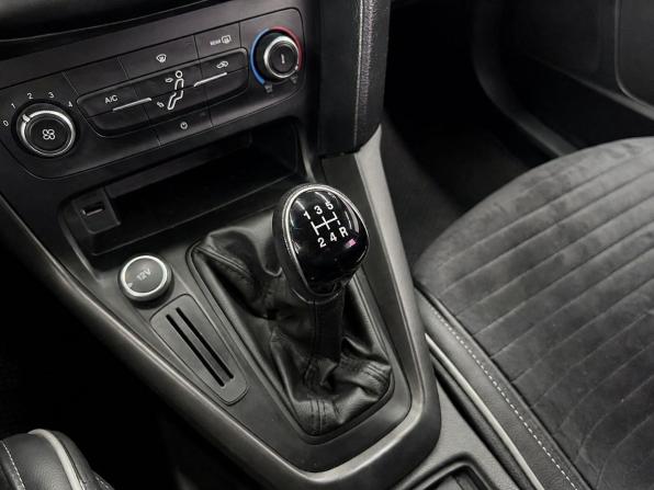 Ford Focus III Рестайлинг с пробегом 2015 года, цена 929 000 рублей, 126651 км, хэтчбек, Автокод Объявления