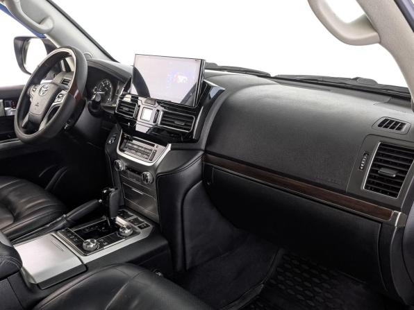 Toyota Land Cruiser 200 Series Рестайлинг 2 с пробегом 2015 года, цена 4 600 000 рублей, 204562 км, внедорожник, Автокод Объявления