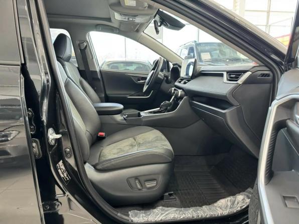 Toyota RAV4 V (XA50) с пробегом 2024 года, цена 3 900 000 рублей, 30154 км, внедорожник, Автокод Объявления