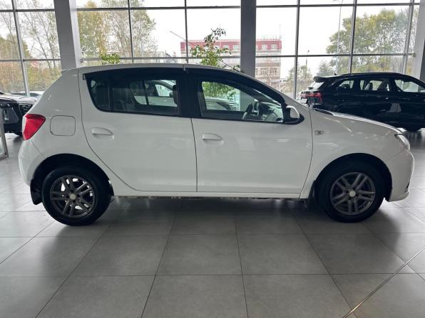 Renault Sandero II с пробегом 2016 года, цена 645 000 рублей, 99000 км, хэтчбек, Автокод Объявления