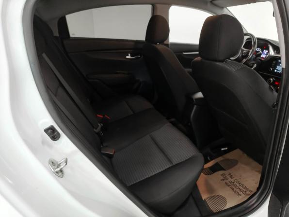Kia Rio IV Рестайлинг с пробегом 2020 года, цена 1 550 000 рублей, 67971 км, седан, Автокод Объявления