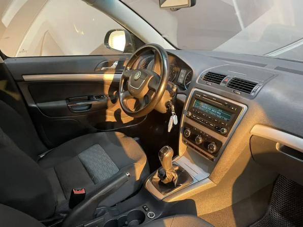 Skoda Octavia II (A5) Рестайлинг с пробегом 2013 года, цена 830 000 рублей, 225563 км, лифтбек, Автокод Объявления