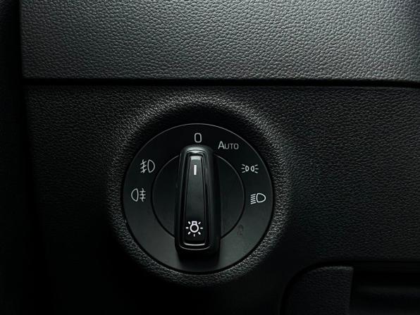 Skoda Karoq I с пробегом 2021 года, цена 2 659 300 рублей, 30936 км, внедорожник, Автокод Объявления