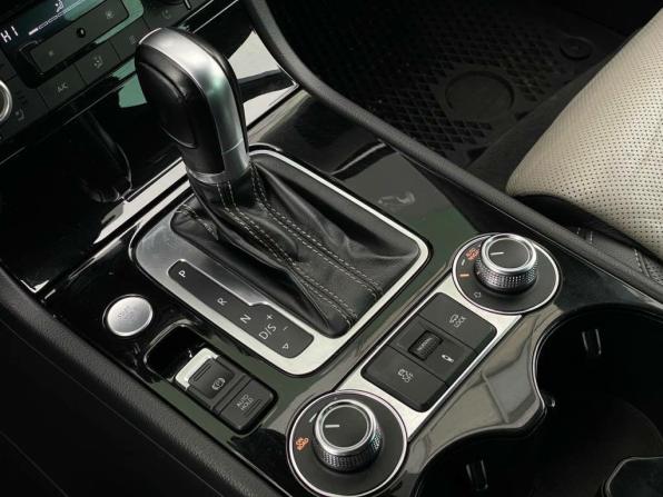 Volkswagen Touareg II Рестайлинг с пробегом 2017 года, цена 2 881 800 рублей, 183531 км, внедорожник, Автокод Объявления