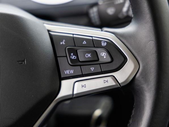 Volkswagen Tiguan II Рестайлинг с пробегом 2022 года, цена 3 048 000 рублей, 37155 км, внедорожник, Автокод Объявления