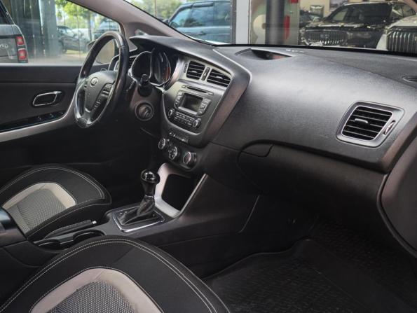 Kia Ceed II с пробегом 2015 года, цена 1 000 000 рублей, 166827 км, хэтчбек, Автокод Объявления