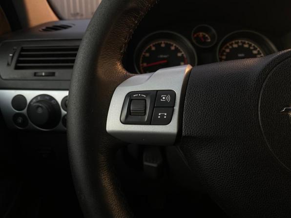 Opel Astra H Рестайлинг с пробегом 2011 года, цена 600 000 рублей, 116245 км, хэтчбек, Автокод Объявления