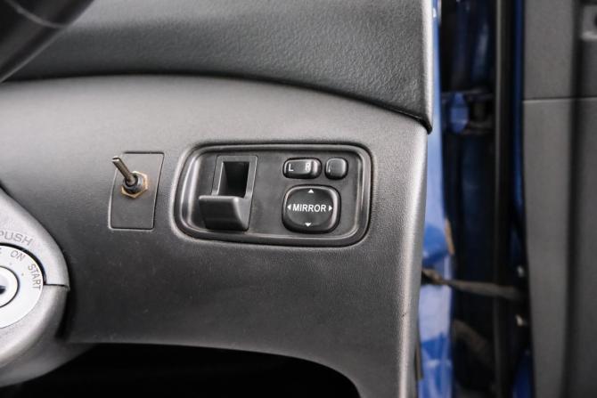 Toyota FunCargo с пробегом 2003 года, цена 559 000 рублей, 330250 км, компактвэн, Автокод Объявления