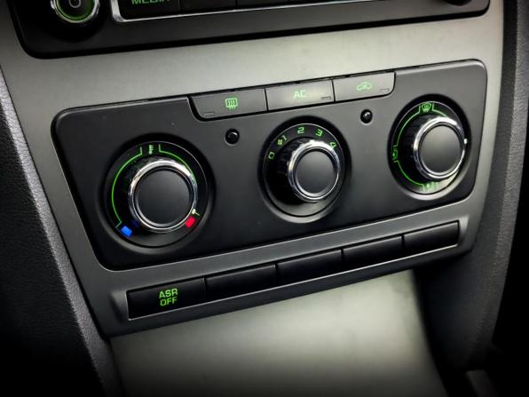 Skoda Octavia II (A5) Рестайлинг с пробегом 2011 года, цена 1 160 000 рублей, 107050 км, лифтбек, Автокод Объявления