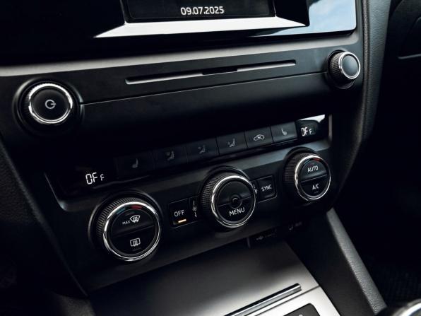 Skoda Octavia III (A7) с пробегом 2017 года, цена 1 599 000 рублей, 61776 км, лифтбек, Автокод Объявления