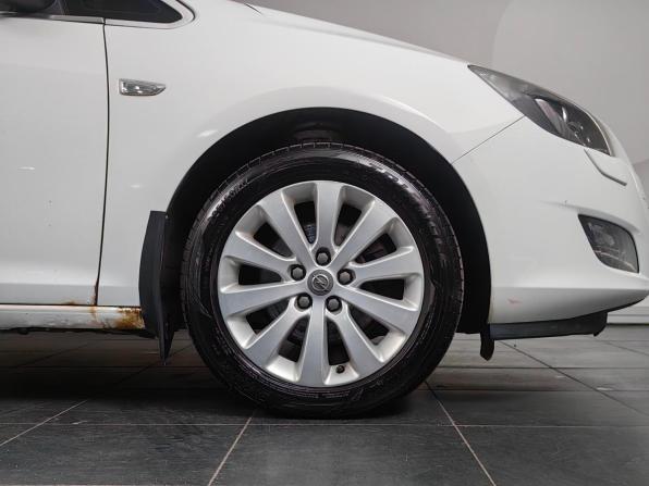 Opel Astra J с пробегом 2011 года, цена 645 000 рублей, 183851 км, хэтчбек, Автокод Объявления