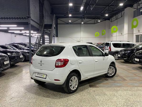 Renault Sandero II с пробегом 2017 года, цена 579 000 рублей, 144000 км, хэтчбек, Автокод Объявления
