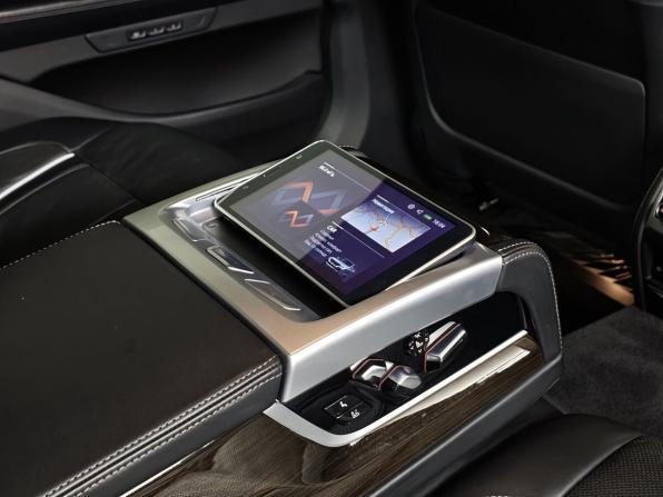 BMW 7 серии VI (G11/G12) Рестайлинг с пробегом 2021 года, цена 6 393 000 рублей, 108127 км, седан, Автокод Объявления