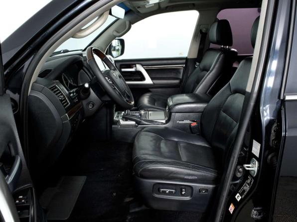 Toyota Land Cruiser 200 Series Рестайлинг 2 с пробегом 2015 года, цена 4 325 000 рублей, 282459 км, внедорожник, Автокод Объявления
