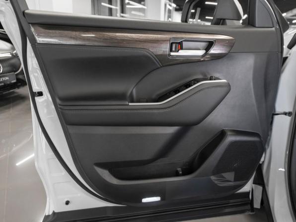 Toyota Highlander IV (XU70) с пробегом 2025 года, цена 5 300 000 рублей, 18 км, внедорожник, Автокод Объявления