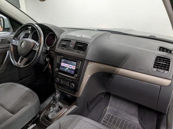 Skoda Yeti I Рестайлинг с пробегом 2015 года, цена 1 150 000 рублей, 126049 км, внедорожник, Автокод Объявления