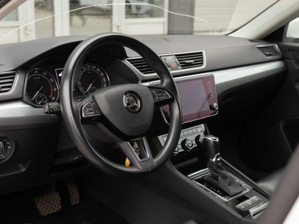 Skoda Superb III с пробегом 2018 года, цена 2 010 000 рублей, 124545 км, лифтбек, Автокод Объявления