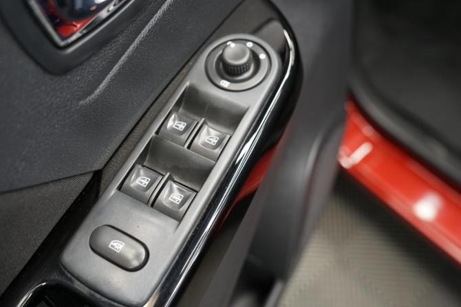 Renault Kaptur I с пробегом 2019 года, цена 1 430 000 рублей, 102000 км, внедорожник, Автокод Объявления