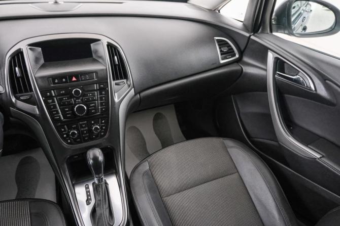 Opel Astra J Рестайлинг с пробегом 2013 года, цена 869 000 рублей, 169655 км, седан, Автокод Объявления