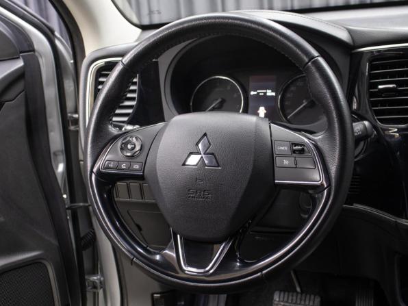 Mitsubishi Outlander III Рестайлинг 3 с пробегом 2019 года, цена 2 498 000 рублей, 75392 км, внедорожник, Автокод Объявления
