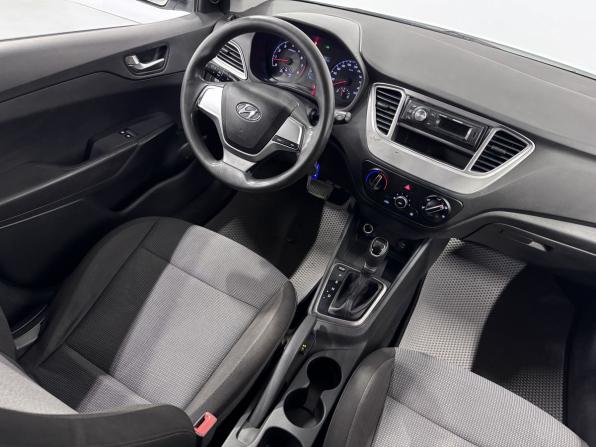 Hyundai Solaris II с пробегом 2020 года, цена 830 000 рублей, 309834 км, седан, Автокод Объявления