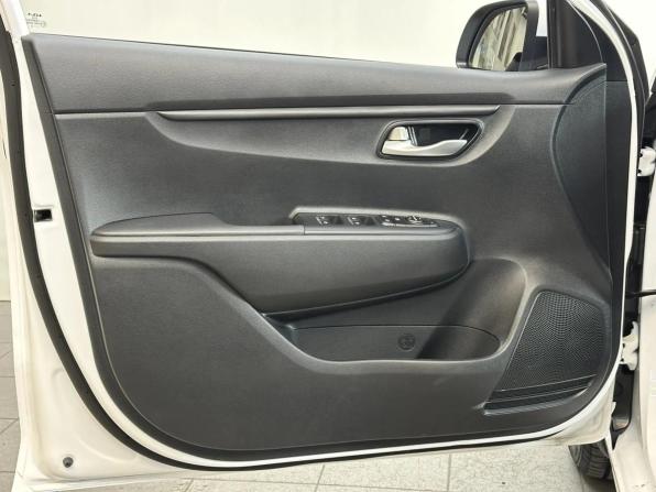 Kia Rio IV Рестайлинг с пробегом 2022 года, цена 1 890 000 рублей, 8971 км, седан, Автокод Объявления