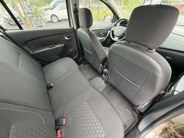 Renault Logan II с пробегом 2015 года, цена 929 000 рублей, 26185 км, седан, Автокод Объявления